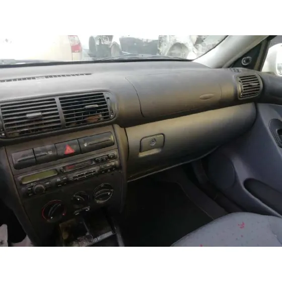 SEAT TOLEDO (1M2) '2000 SELECT BLANCO