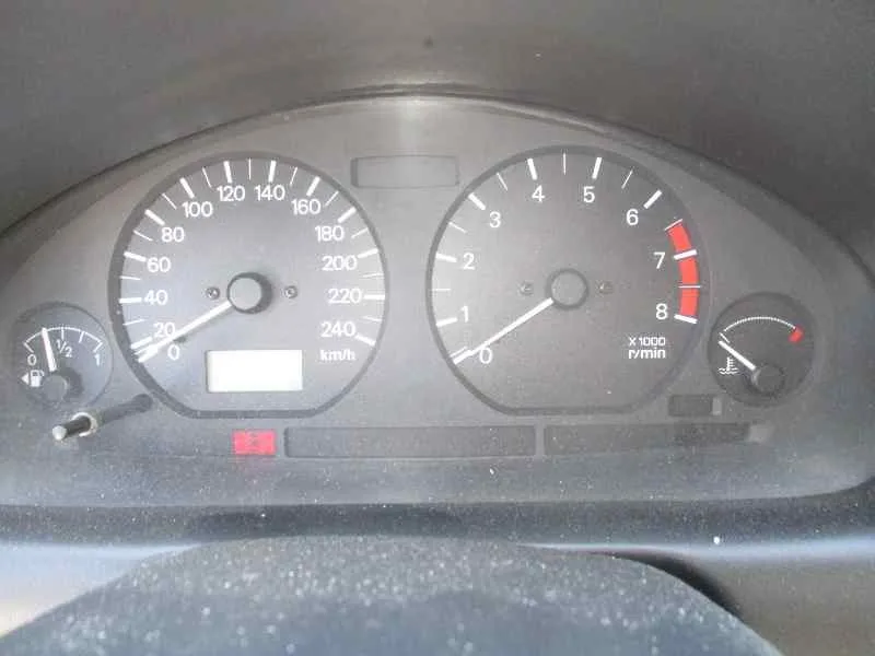 MITSUBISHI CARISMA BERINA 5 (DA0) '1997 1600 GLX PLATA