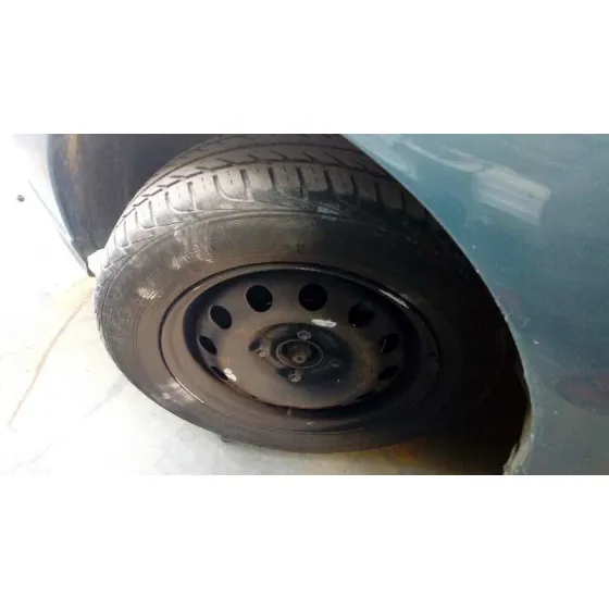 FORD FOCUS BERLINA (CAK) '2000 AMBIENTE AZUL