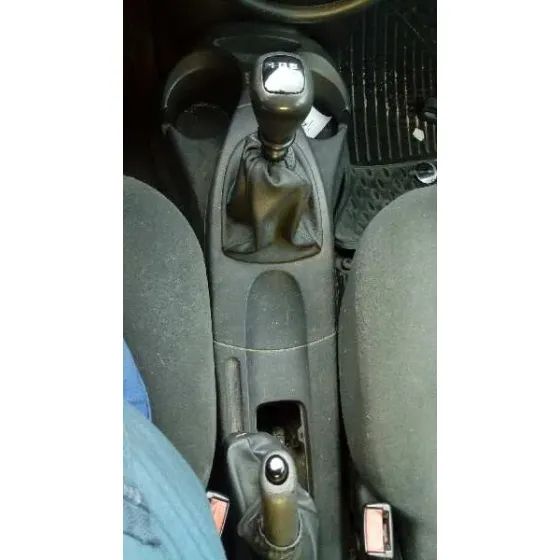 FORD FOCUS BERLINA (CAK) '2000 AMBIENTE AZUL