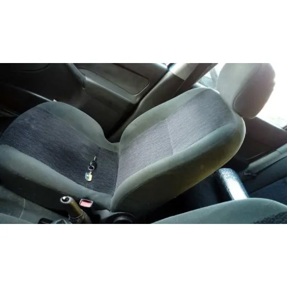 FORD FOCUS BERLINA (CAK) '2000 AMBIENTE AZUL