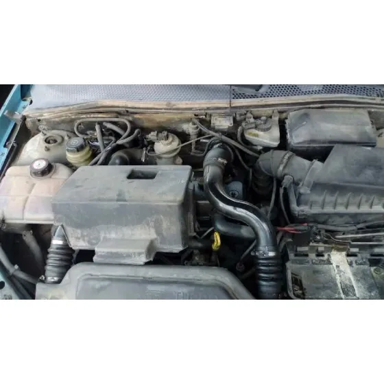 FORD FOCUS BERLINA (CAK) '2000 AMBIENTE AZUL