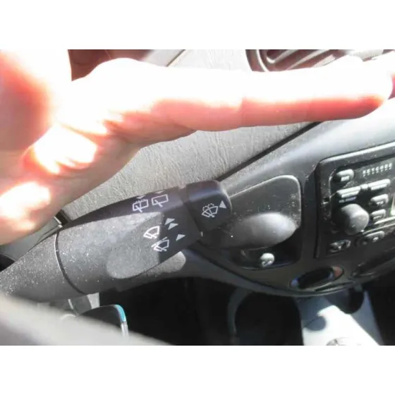 FORD FOCUS BERLINA (CAK) '2000 AMBIENTE GRIS
