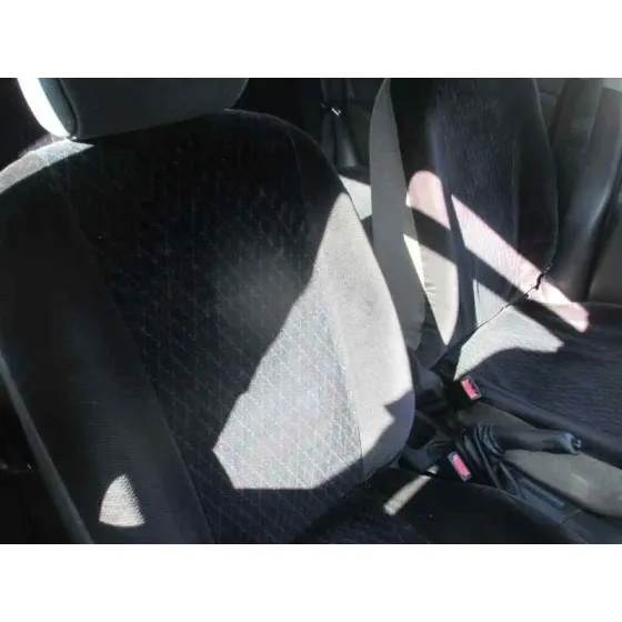 FORD FOCUS BERLINA (CAK) '2000 AMBIENTE GRIS