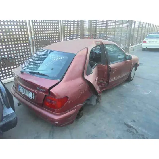 CITROEN XSARA BERLINA '2000 1.9 TD SX ROJO