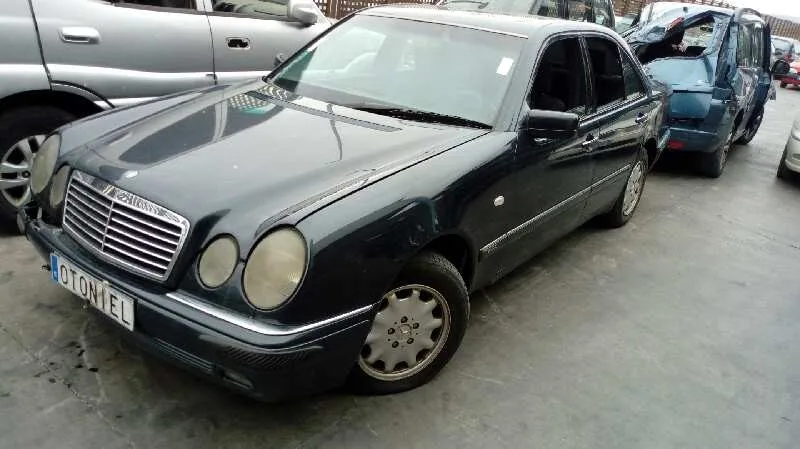 MERCEDES CLASE E (W210) BERLINA DIESEL '1996 300 DIESEL (210.020) NEGRO