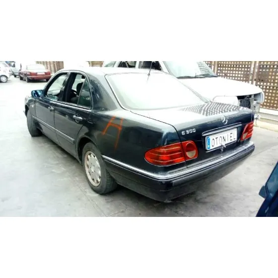 MERCEDES CLASE E (W210) BERLINA DIESEL '1996 300 DIESEL (210.020) NEGRO