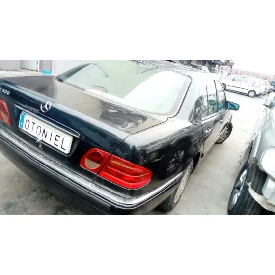 MERCEDES CLASE E (W210) BERLINA DIESEL '1996 300 DIESEL (210.020) NEGRO