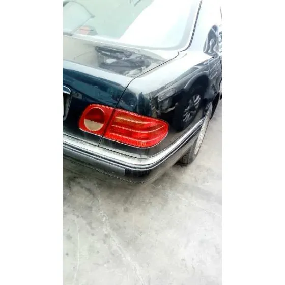 MERCEDES CLASE E (W210) BERLINA DIESEL '1996 300 DIESEL (210.020) NEGRO
