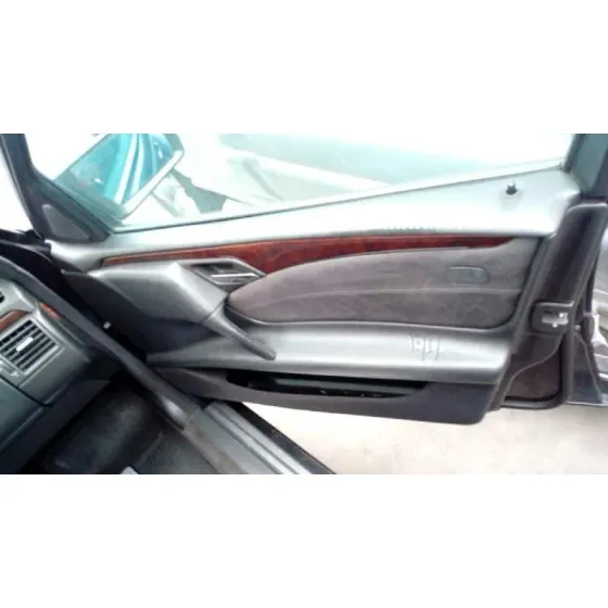 MERCEDES CLASE E (W210) BERLINA DIESEL '1996 300 DIESEL (210.020) NEGRO