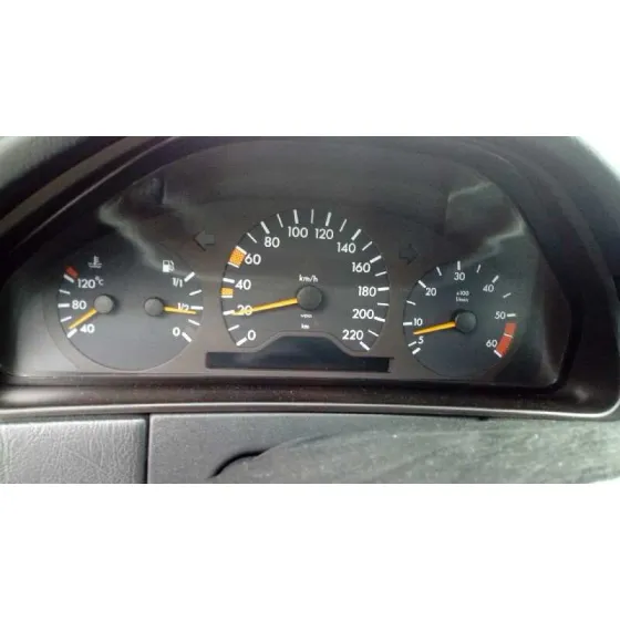 MERCEDES CLASE E (W210) BERLINA DIESEL '1996 300 DIESEL (210.020) NEGRO