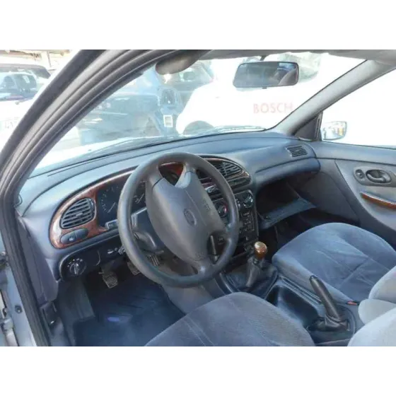 FORD MONDEO BERLINA (GD) '1997 AMBIENTE PLATA