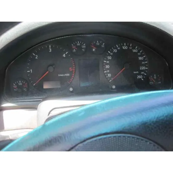 AUDI A4 BERLINA (B5) '2000 1.9 TDI PLATA