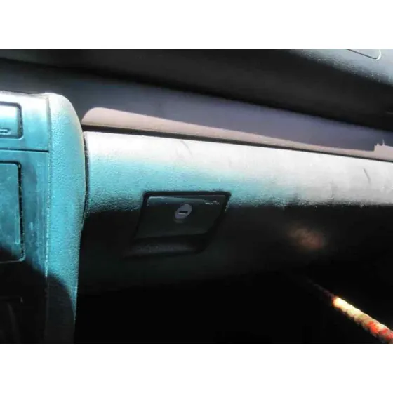 AUDI A4 BERLINA (B5) '2000 1.9 TDI PLATA