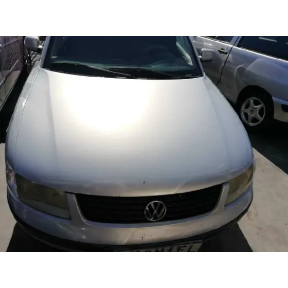 VOLKSWAGEN PASSAT BERLINA (3B2) '1998 COMFORTLINE AZUL