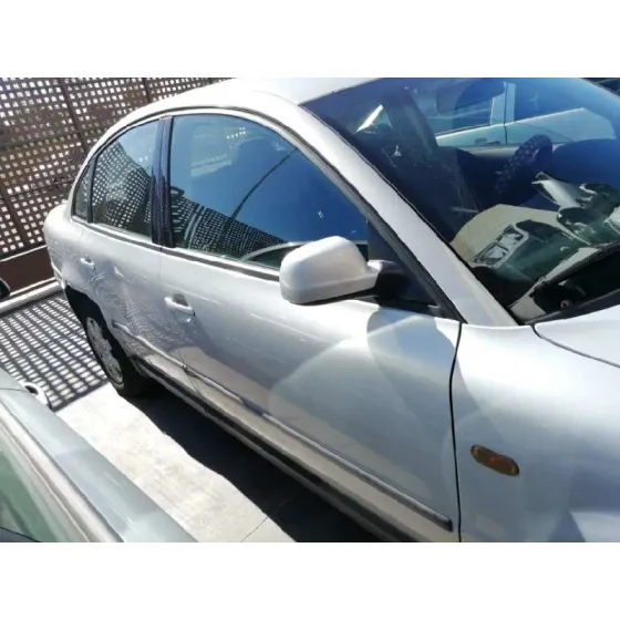 VOLKSWAGEN PASSAT BERLINA (3B2) '1998 COMFORTLINE AZUL