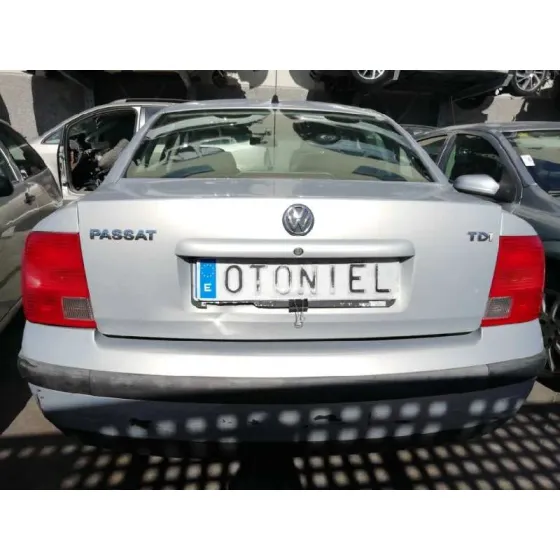 VOLKSWAGEN PASSAT BERLINA (3B2) '1998 COMFORTLINE AZUL