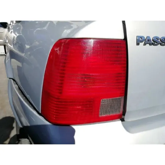 VOLKSWAGEN PASSAT BERLINA (3B2) '1998 COMFORTLINE AZUL