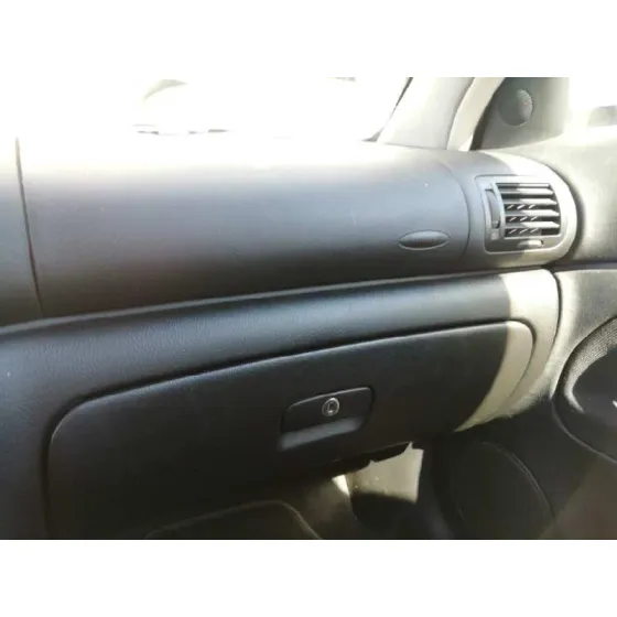 VOLKSWAGEN PASSAT BERLINA (3B2) '1998 COMFORTLINE AZUL