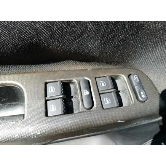 VOLKSWAGEN PASSAT BERLINA (3B2) '1998 COMFORTLINE AZUL