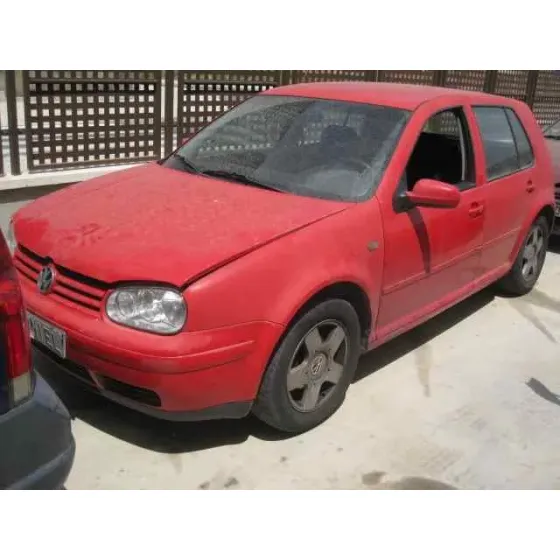 VOLKSWAGEN GOLF IV BERLINA (1J1) '1999 CONCEPTLINE ROJO