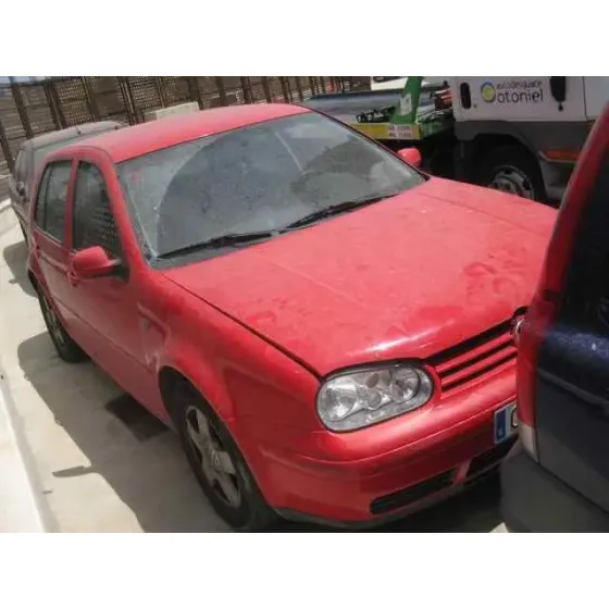 VOLKSWAGEN GOLF IV BERLINA (1J1) '1999 CONCEPTLINE ROJO