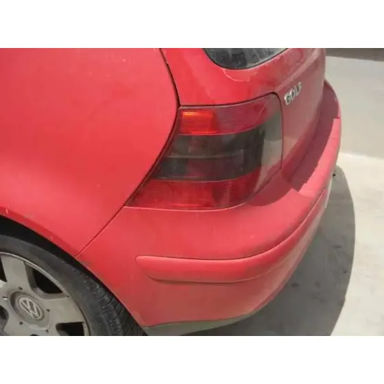 VOLKSWAGEN GOLF IV BERLINA (1J1) '1999 CONCEPTLINE ROJO