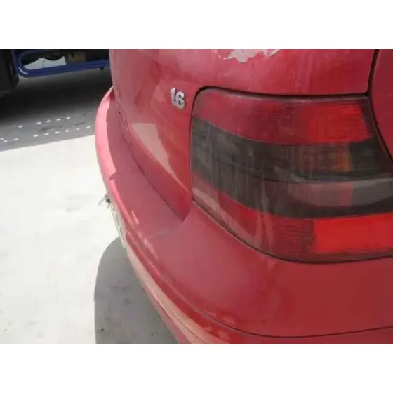 VOLKSWAGEN GOLF IV BERLINA (1J1) '1999 CONCEPTLINE ROJO