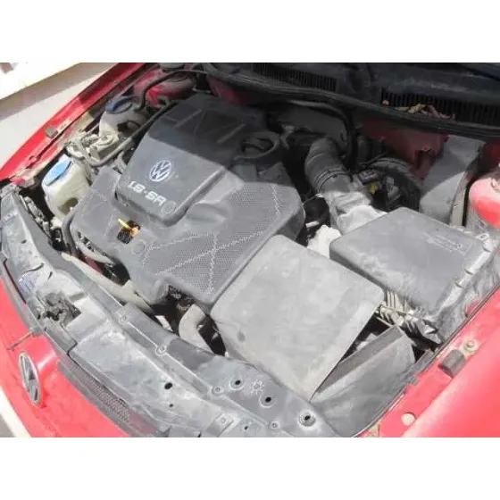 VOLKSWAGEN GOLF IV BERLINA (1J1) '1999 CONCEPTLINE ROJO