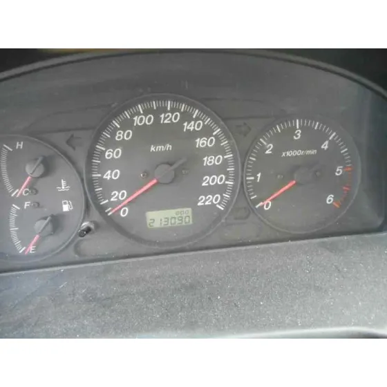 MAZDA 323 BERLINA F/S (BJ) '2000 2.0 TD S EXCLUSIVE PLATA
