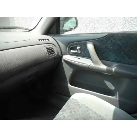 MAZDA 323 BERLINA F/S (BJ) '2000 2.0 TD S EXCLUSIVE PLATA