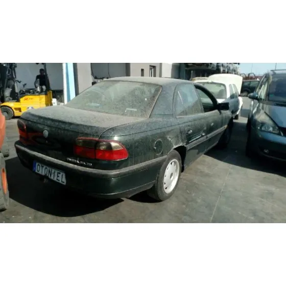 OPEL OMEGA B '1997 BASICO BERLINA VERDE