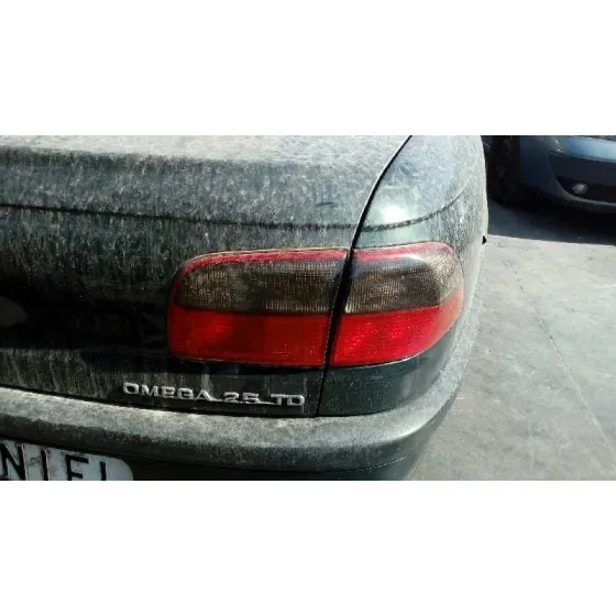OPEL OMEGA B '1997 BASICO BERLINA VERDE