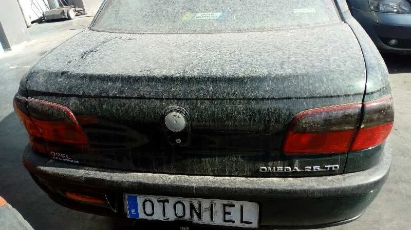 OPEL OMEGA B '1997 BASICO BERLINA VERDE