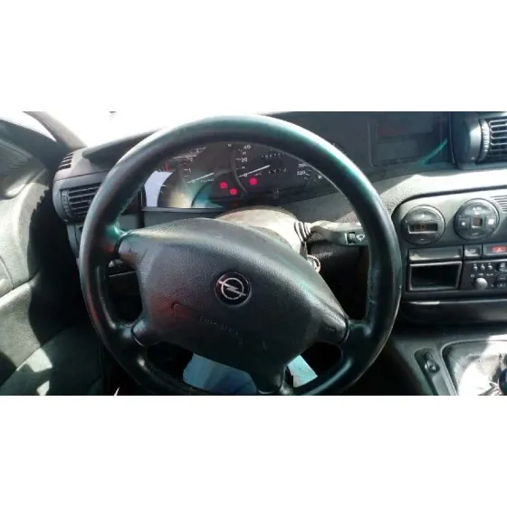 OPEL OMEGA B '1997 BASICO BERLINA VERDE