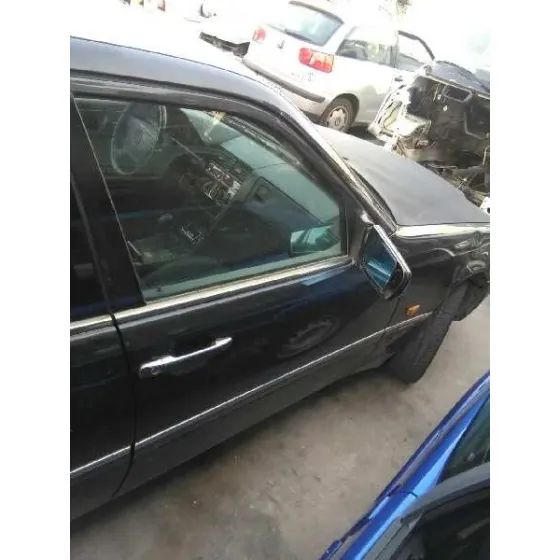 MERCEDES CLASE C (W202) BERLINA '1993 250 DIESEL (202.125) NEGRO