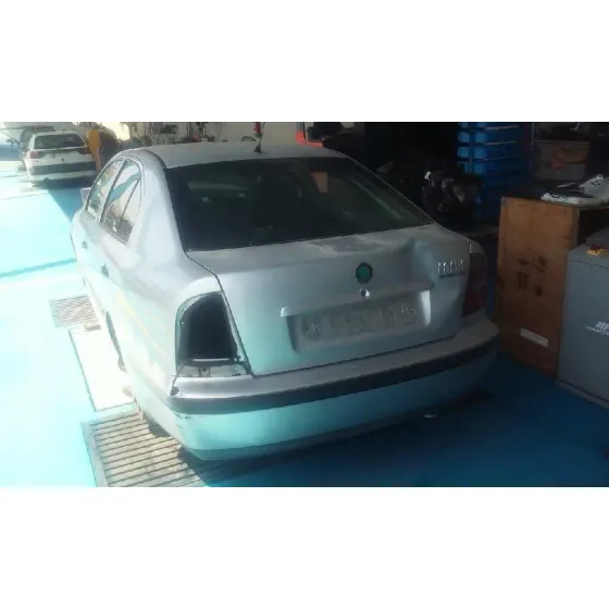 SKODA OCTAVIA BERLINA (1U2) '1999 1.9 TDI GLX PLATA