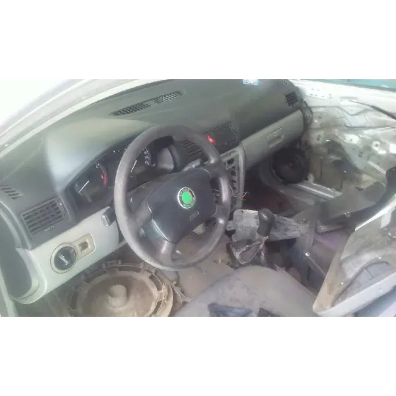 SKODA OCTAVIA BERLINA (1U2) '1999 1.9 TDI GLX PLATA