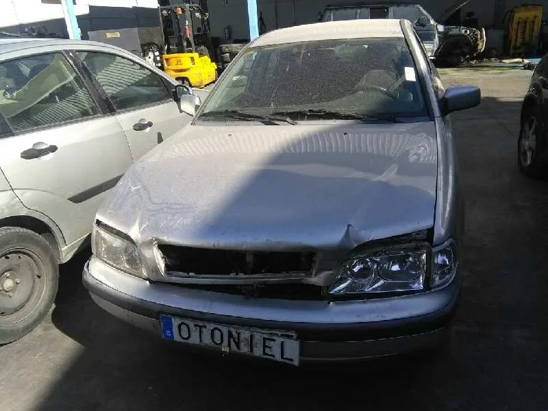 VOLVO S40 BERLINA '2000 1.6 GRIS