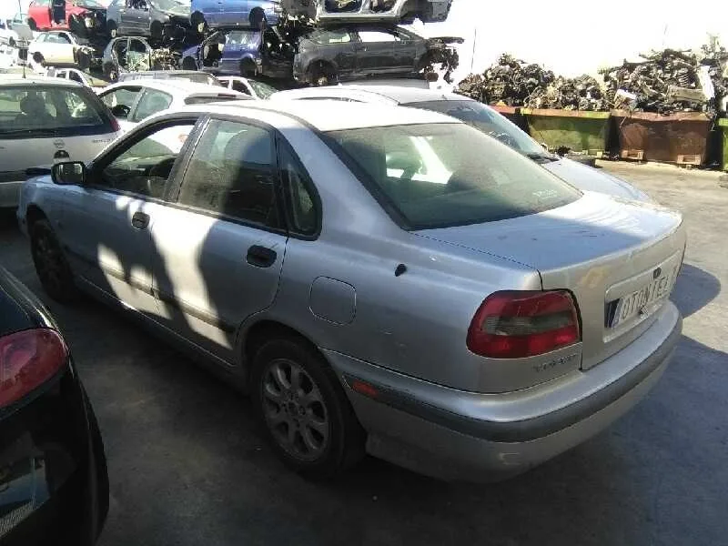 VOLVO S40 BERLINA '2000 1.6 GRIS