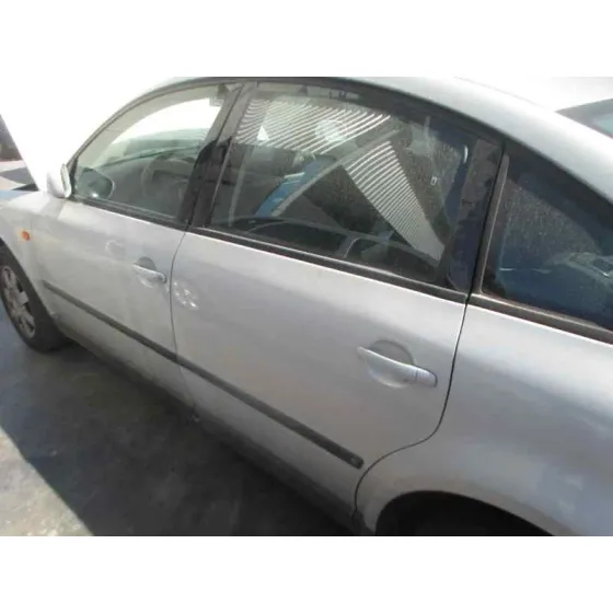 VOLKSWAGEN PASSAT BERLINA (3B2) '1999 COMFORTLINE PLATA