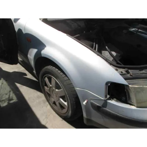 VOLKSWAGEN PASSAT BERLINA (3B2) '1999 COMFORTLINE PLATA
