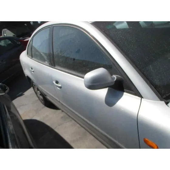 VOLKSWAGEN PASSAT BERLINA (3B2) '1999 COMFORTLINE PLATA