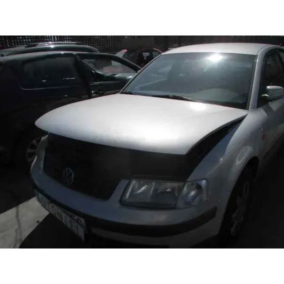 VOLKSWAGEN PASSAT BERLINA (3B2) '1999 COMFORTLINE PLATA