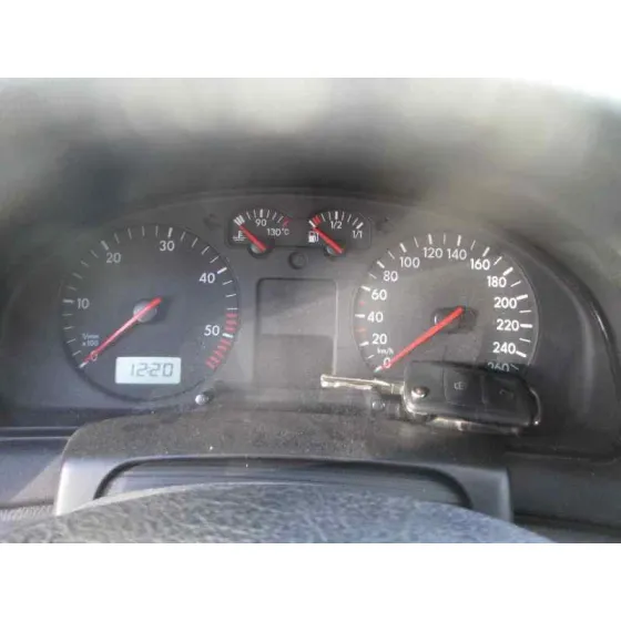 VOLKSWAGEN PASSAT BERLINA (3B2) '1999 COMFORTLINE PLATA