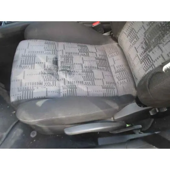 VOLKSWAGEN PASSAT BERLINA (3B2) '1999 COMFORTLINE PLATA