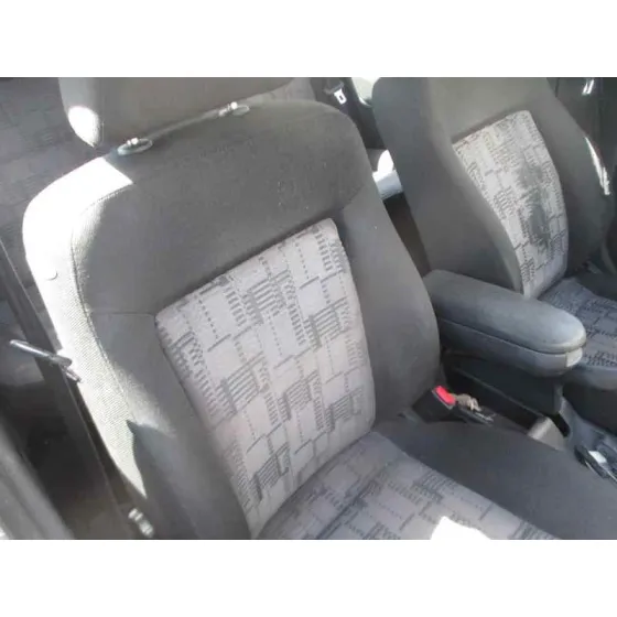 VOLKSWAGEN PASSAT BERLINA (3B2) '1999 COMFORTLINE PLATA
