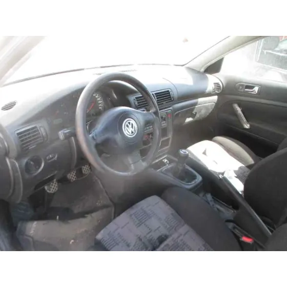 VOLKSWAGEN PASSAT BERLINA (3B2) '1999 COMFORTLINE PLATA