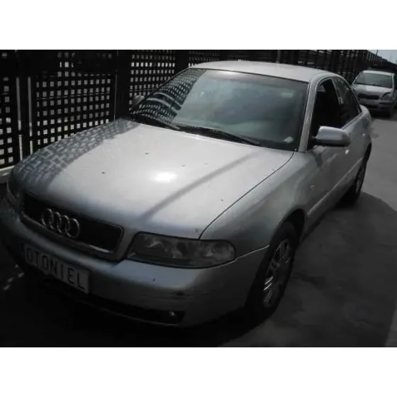 AUDI A4 BERLINA (B5) '1999 2.5 TDI GRIS