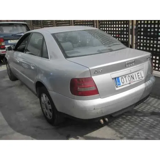 AUDI A4 BERLINA (B5) '1999 2.5 TDI GRIS